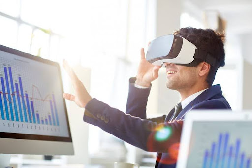 Hybrid Delivery in Fintech: Balancing Predictability with Speed